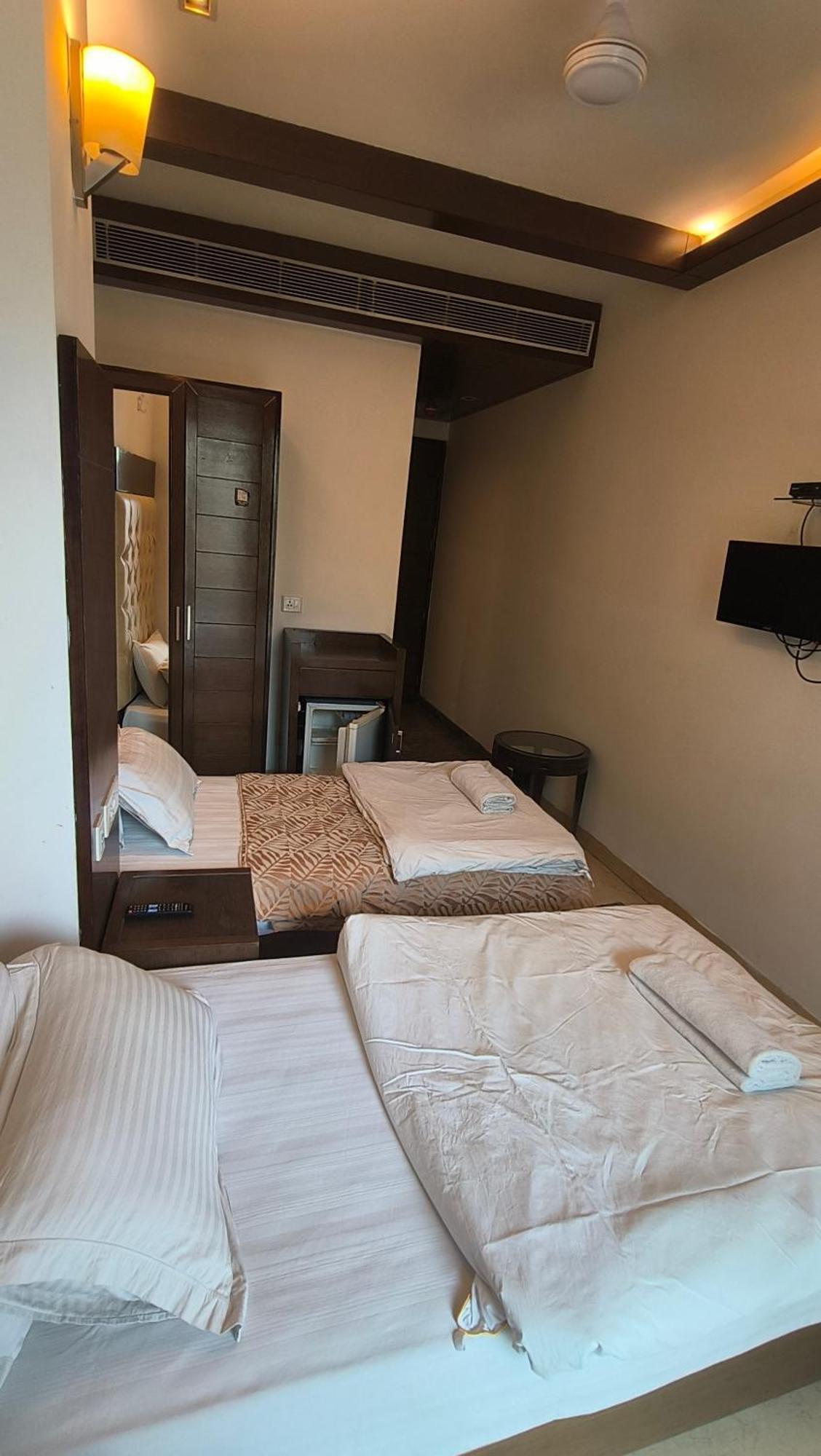 Metropolis Tourist Home Paharganj New Delhi Exterior photo